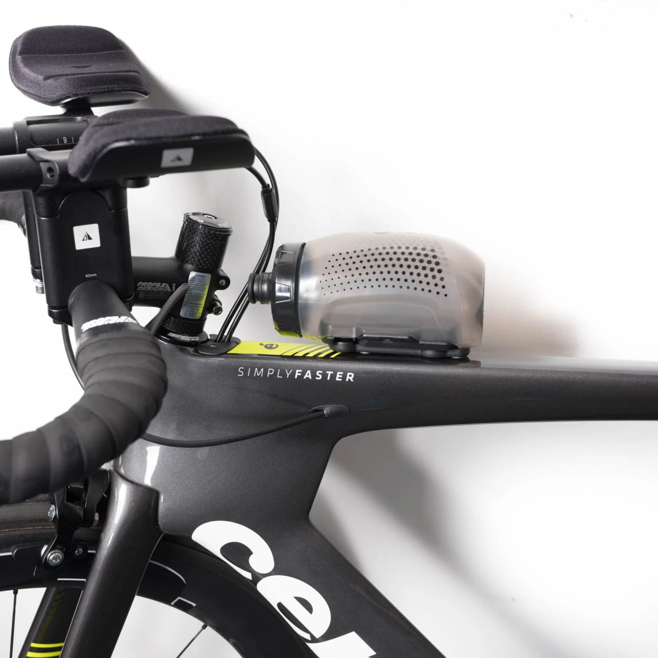 Fidlock TWIST Bottle 450 + Bike Base Transparent Black 3 Fidlock TWIST Bottle 450 + Bike Base Transparent Black – Bild 3