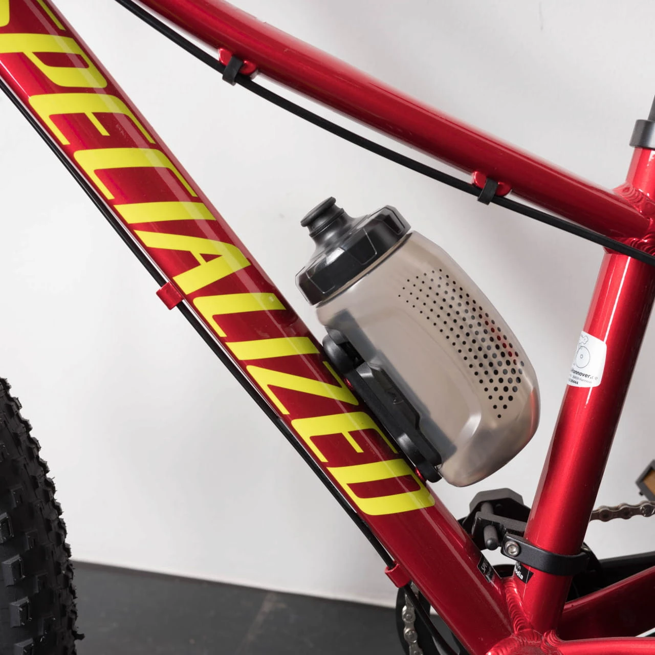 Fidlock TWIST Bottle 450 + Bike Base Transparent Black 4 Fidlock TWIST Bottle 450 + Bike Base Transparent Black – Bild 4