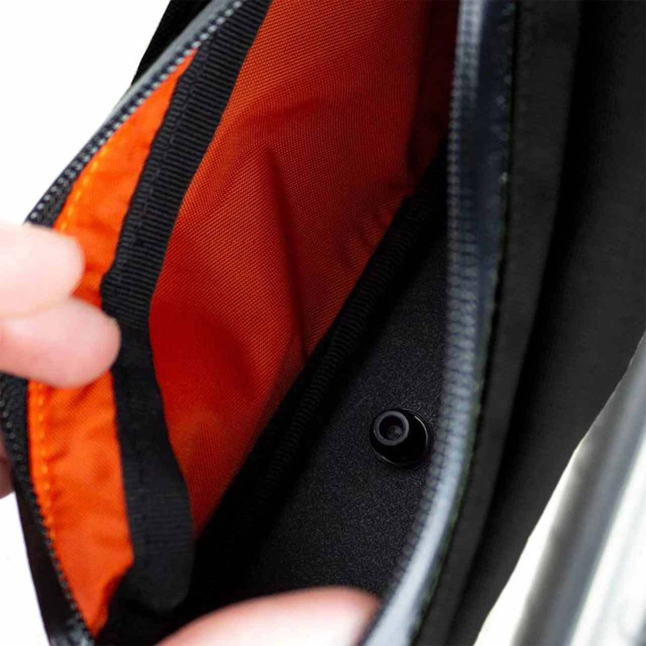 Restrap Bolt-On Top Tube Bag 0,8 L Oberrohrtasche 6 Restrap Bolt-On Top Tube Bag 0,8 L Oberrohrtasche – Bild 6