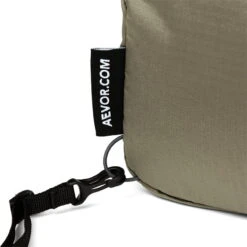 AEVOR Sacoche Bag Ripstop Clay - Umhängetasche 4 L Mit Anti-Twist-Gurt Lehmfarben -Komponenten Store 68923006 06PATDLm7X3TXGL 1280x1280