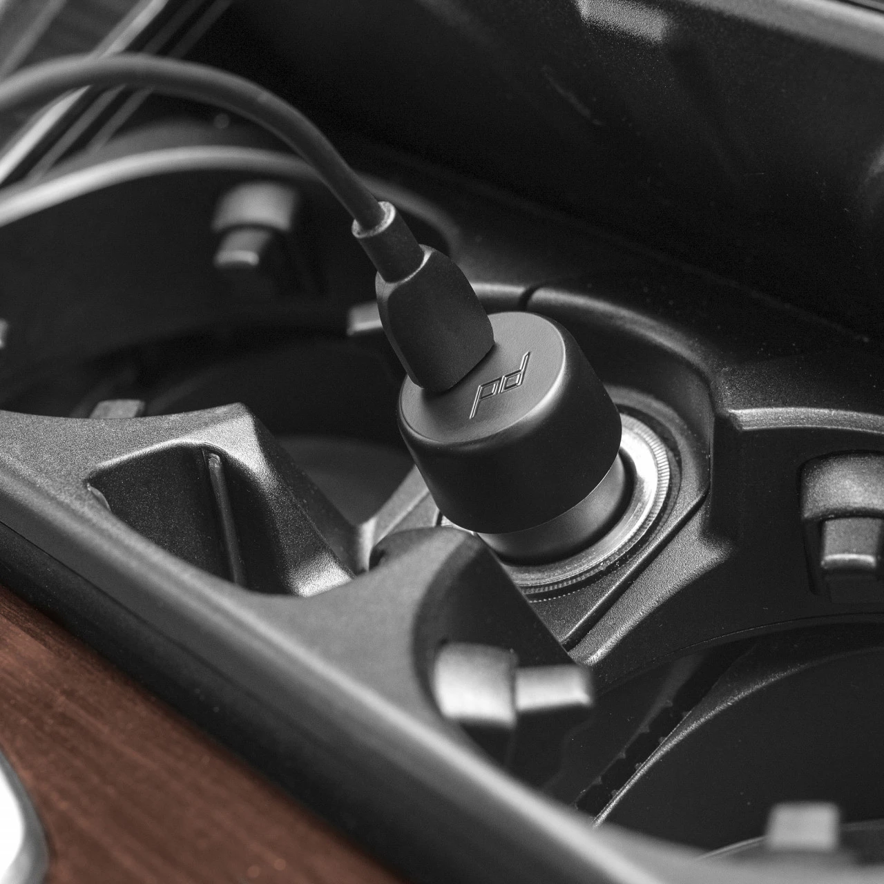 Peak Design Mobile Car Mount VHB Charging Smartphone-Halterung Mit Ladefunktion Für Das Auto - Black 6 Peak Design Mobile Car Mount VHB Charging Smartphone-Halterung Mit Ladefunktion Für Das Auto - Black – Bild 6