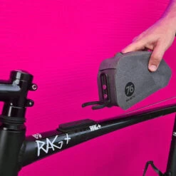 76Projects ASS Top Tube Bag Mit ASS Slider Und ASS Clip Befestigungen -Komponenten Store 68923547 050g2sOAi4jmE14 1280x1280