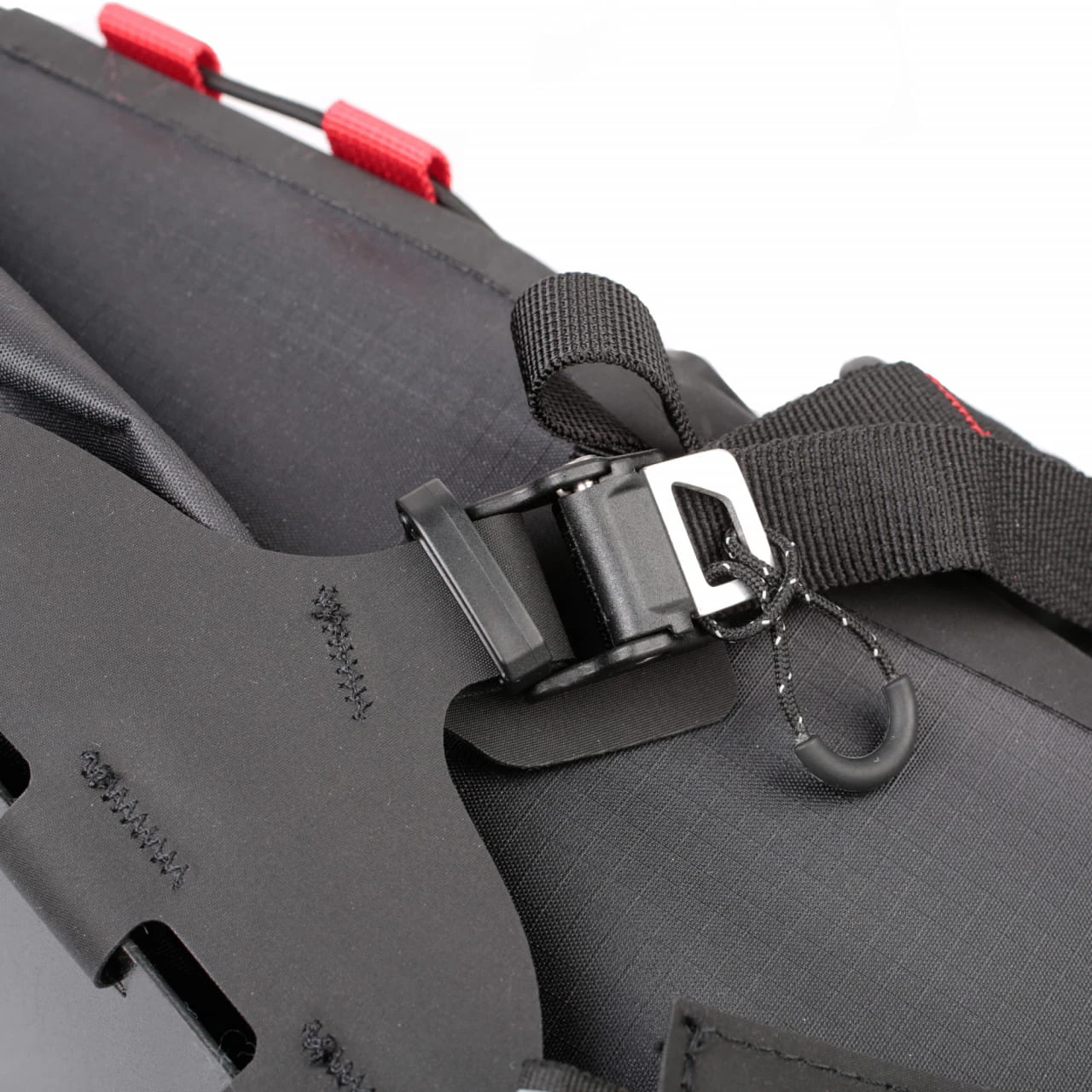 Revelate-designs Revelate Designs Spinelock Satteltasche 10 L - Schwarz 6 Revelate-designs Revelate Designs Spinelock Satteltasche 10 L - Schwarz – Bild 6