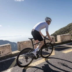 Everve Ezero Sattel Schwarz | S2 | Männer -Komponenten Store 68924084 06 1280x1280