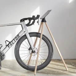 Tons IPad Stand Natural Oak + Smartphone Holder - Tabletständer Mit Smartphonehalter -Komponenten Store 68924395 04EDfnCUW4Tq22M 1280x1280