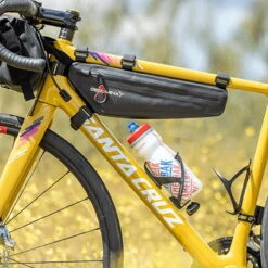 Geosmina Small Frame Bag Gravel - Rahmentasche 1,5 Liter 5 Geosmina Small Frame Bag Gravel - Rahmentasche 1,5 Liter -Komponenten Store 68924596 03GUF3CUyZpRZwi 1280x1280