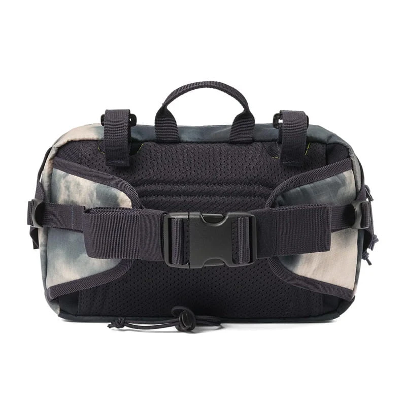 AEVOR Bar Bag Proof Tie Dye Lenker- Und Slingtasche 4 Liter Proof Tie Dye 4 AEVOR Bar Bag Proof Tie Dye Lenker- Und Slingtasche 4 Liter Proof Tie Dye – Bild 4